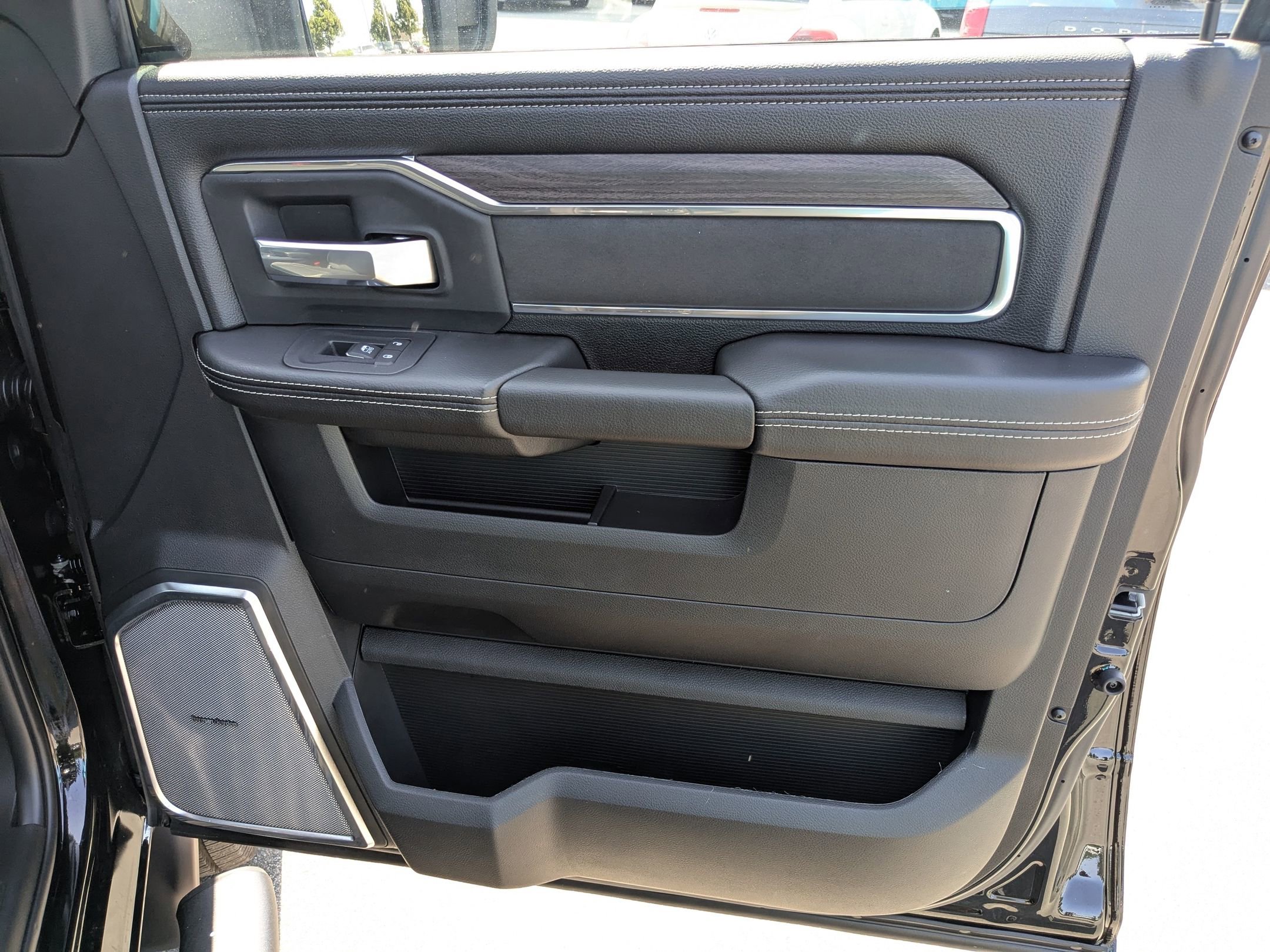 2025 Ram 2500 Laramie photo 29