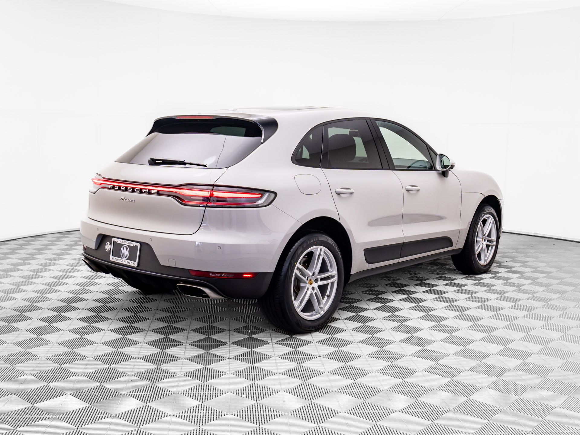2021 Porsche Macan Base photo 5