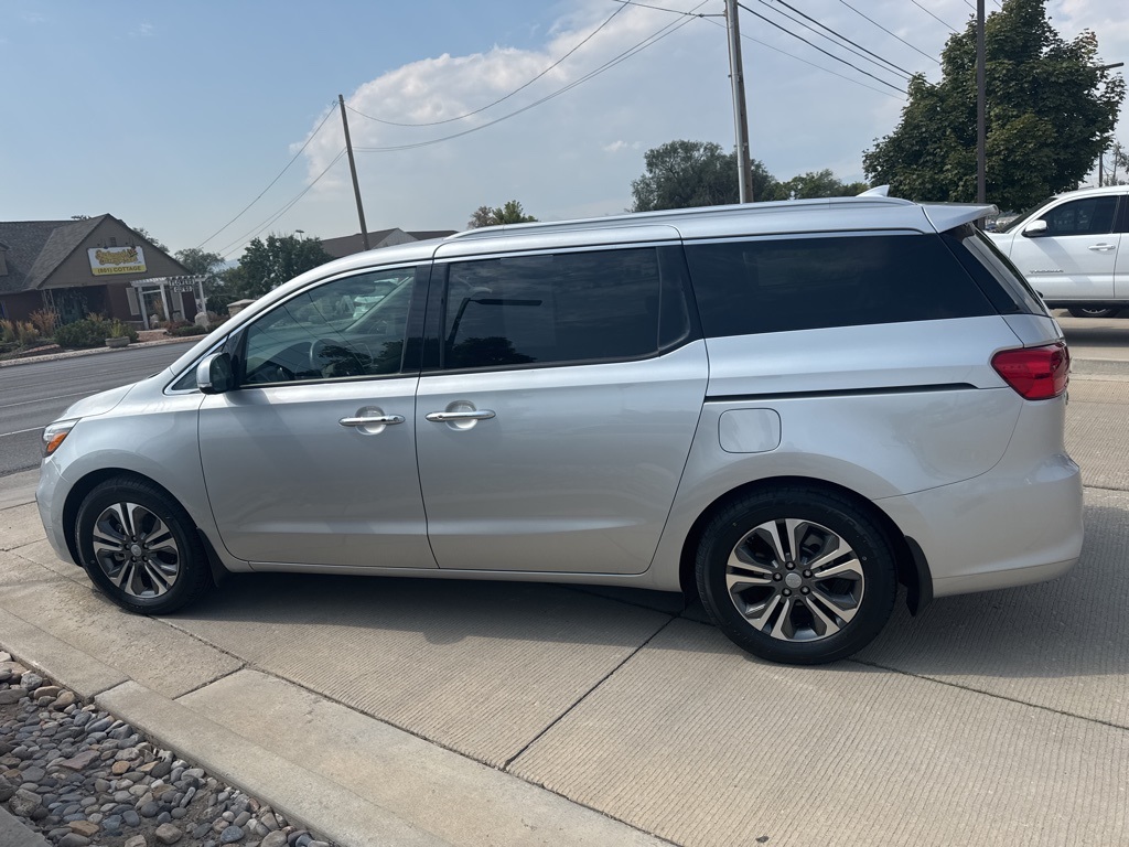 2020 Kia Sedona SX photo 4