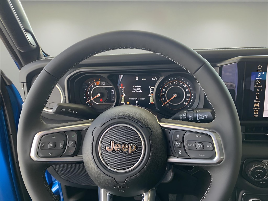2025 Jeep Wrangler Sahara photo 30