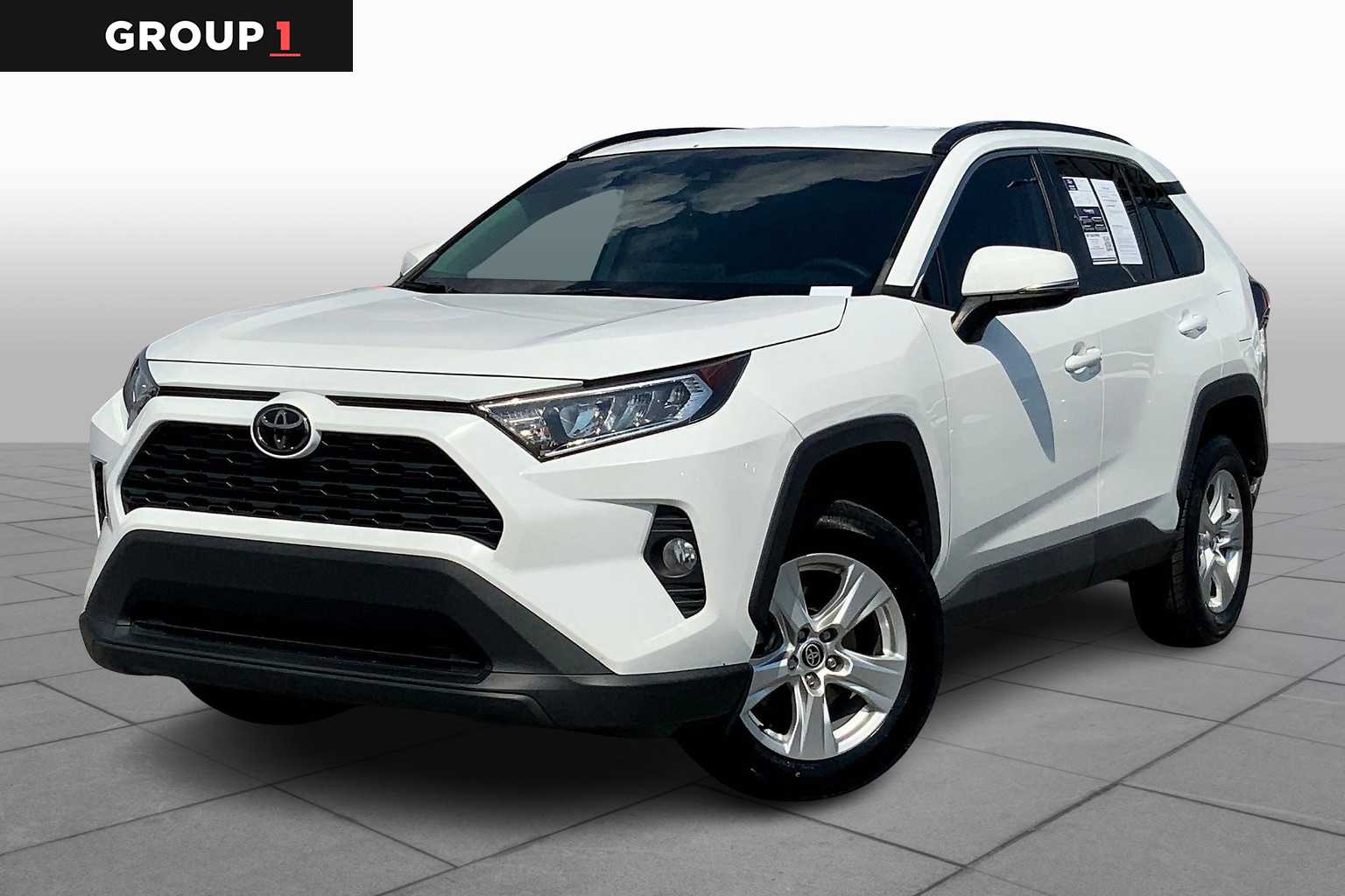 2021 Toyota RAV4 XLE's photo