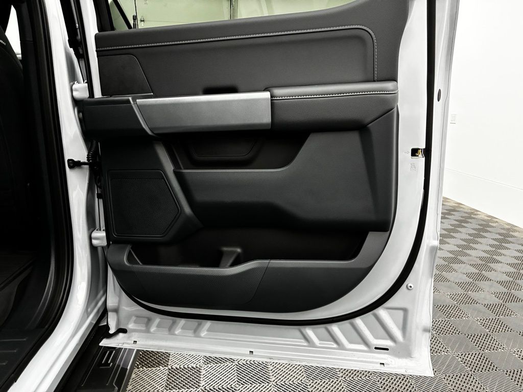 2025 Ford F-150 XLT photo 27