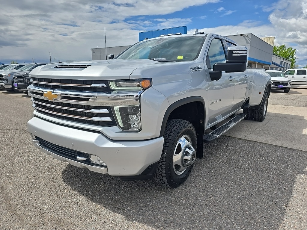 2022 Chevrolet Silverado 3500HD High Country photo 3