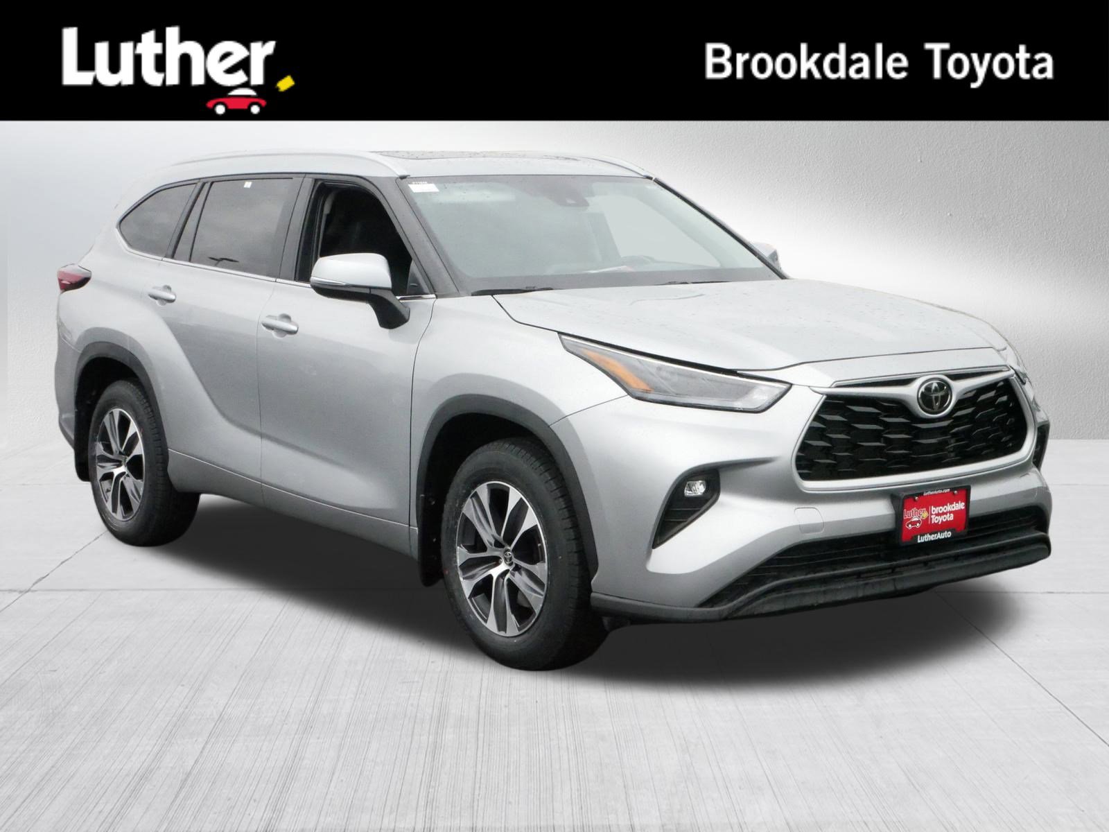 2024 Toyota Highlander XLE's photo