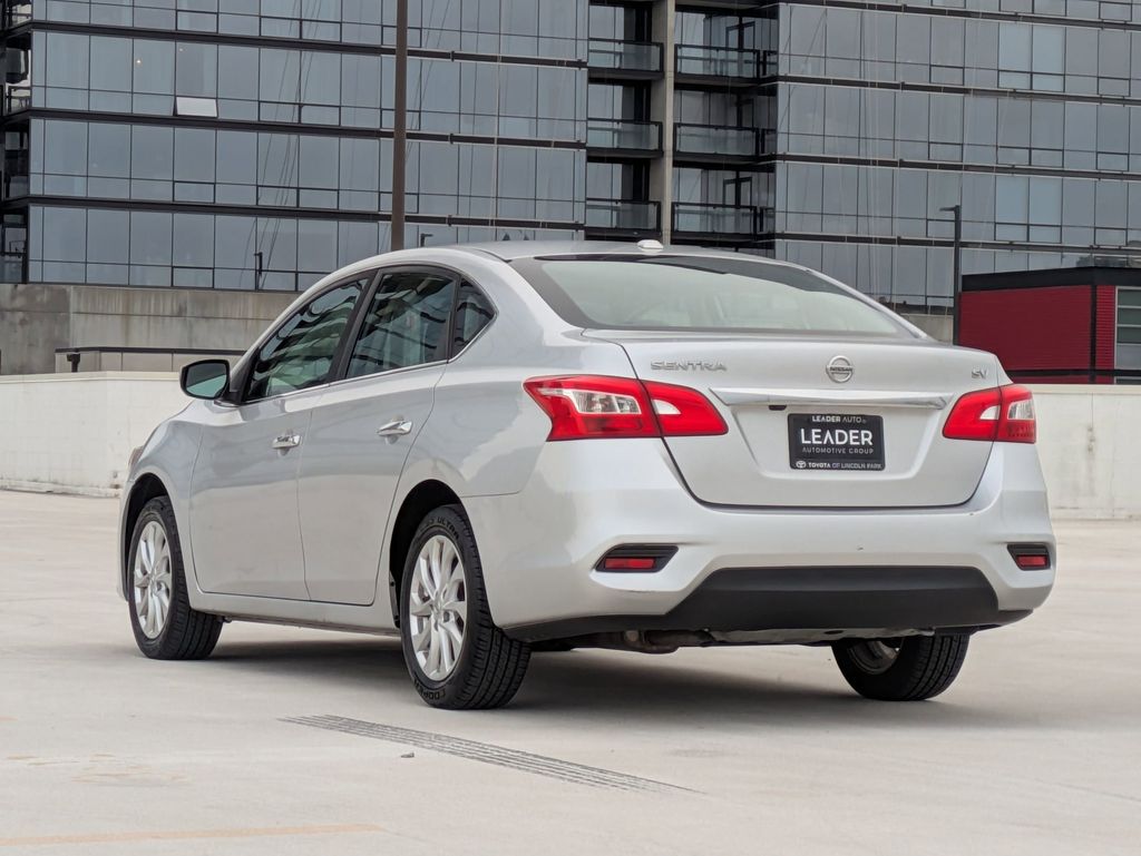 2018 Nissan Sentra SV photo 4