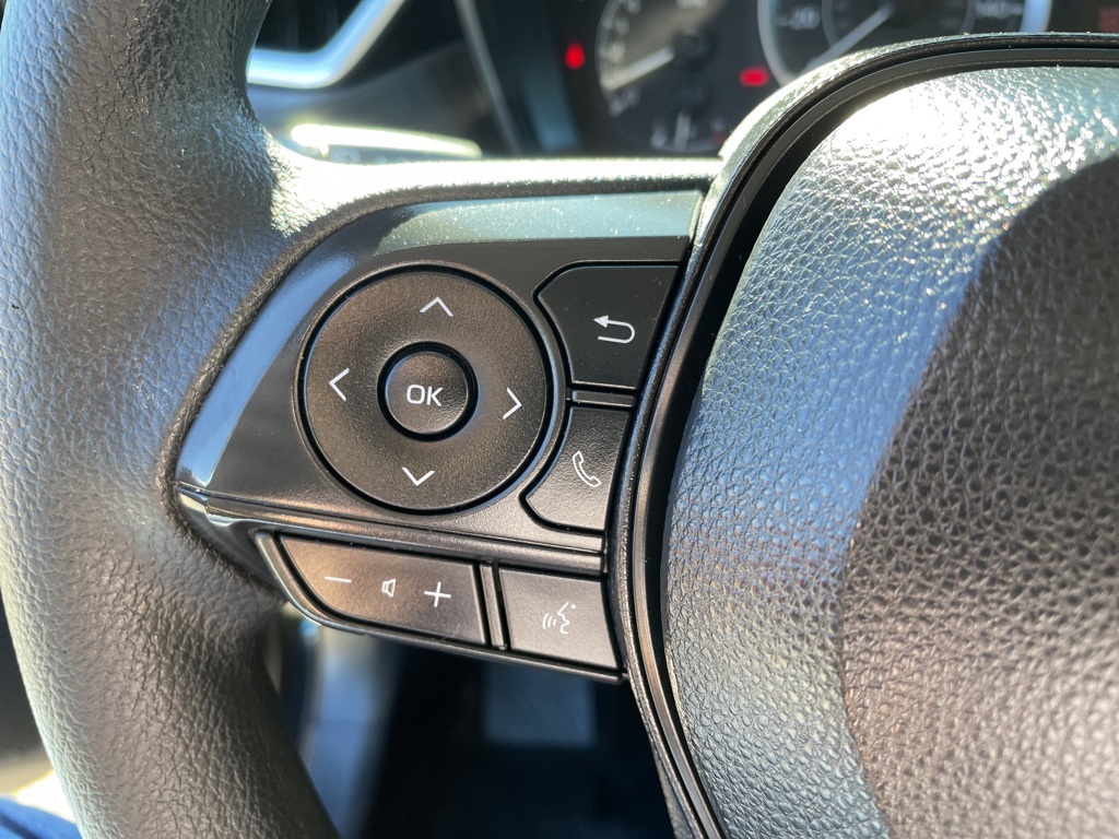2022 Toyota Corolla LE photo 11