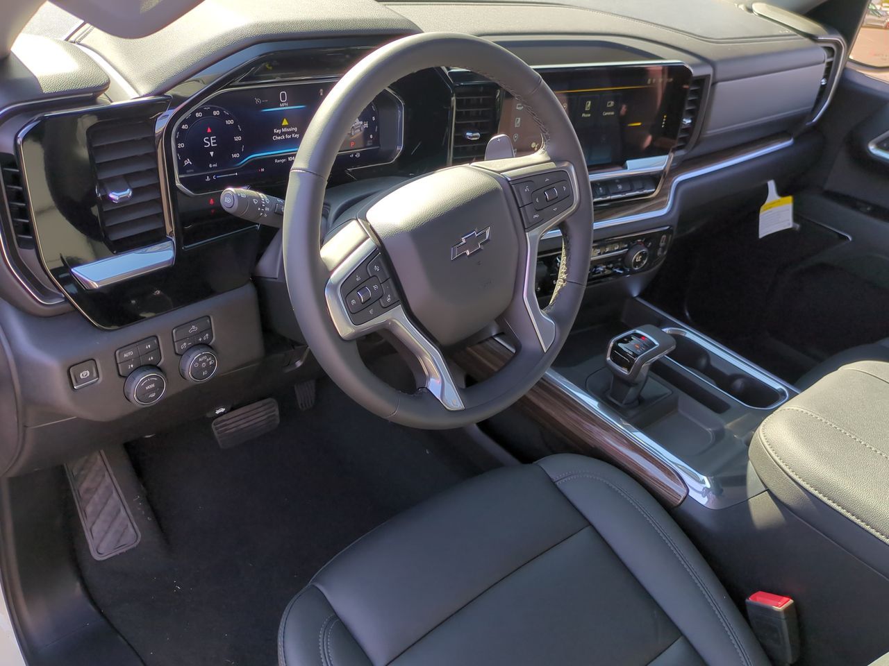 2025 Chevrolet Silverado 1500 RST photo 10