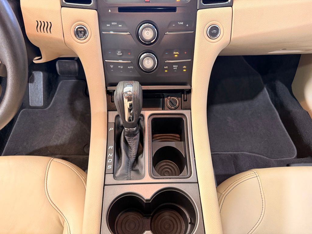 2019 Ford Taurus SEL photo 22