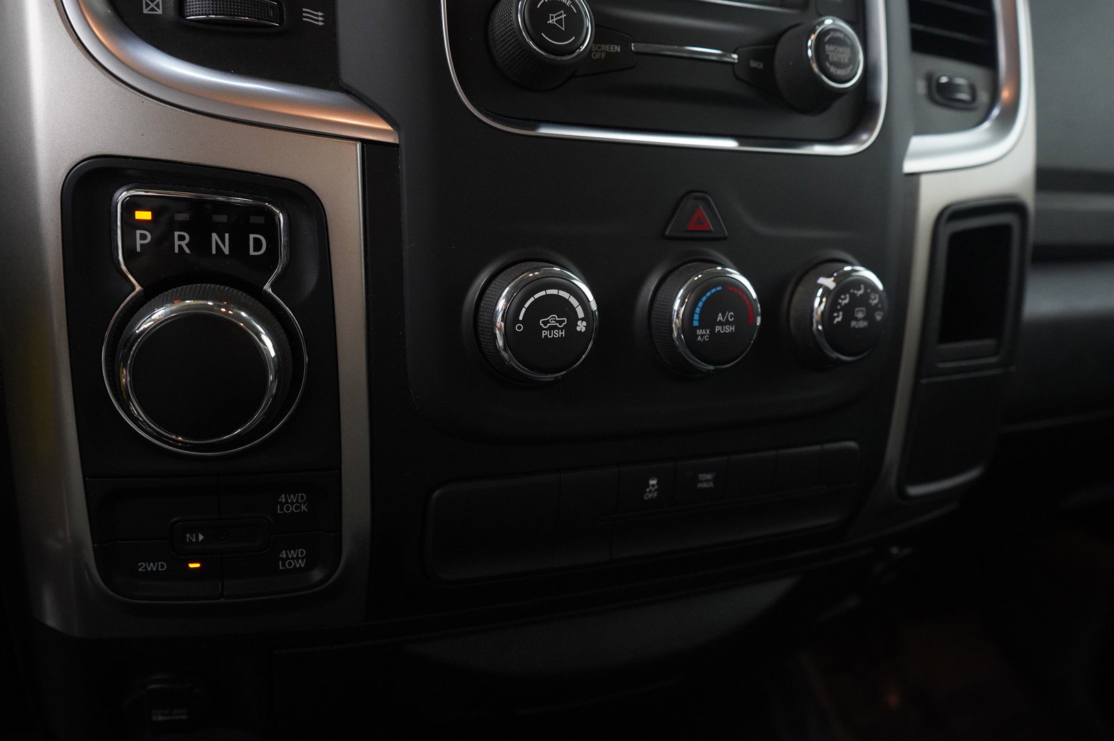 2018 Ram 1500 SLT photo 21