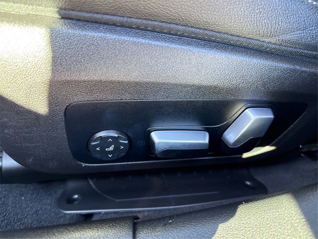 2022 Bmw 330e 3-Series photo 24