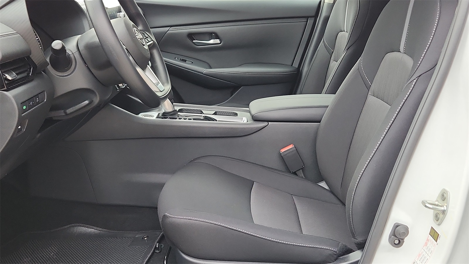 2025 Nissan Sentra SV photo 4