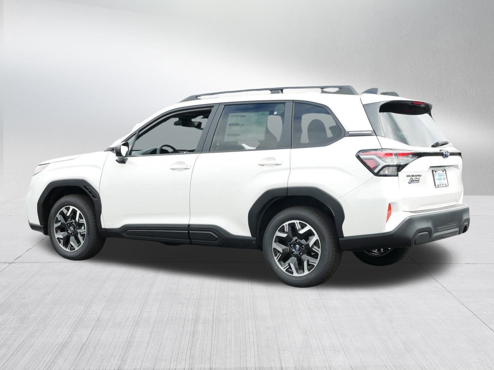 2025 Subaru Forester Premium photo 3