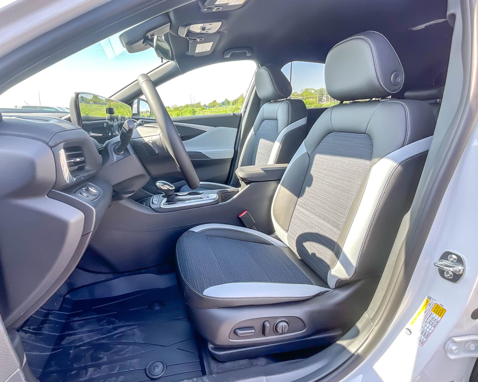 2025 Buick Envista Preferred photo 10