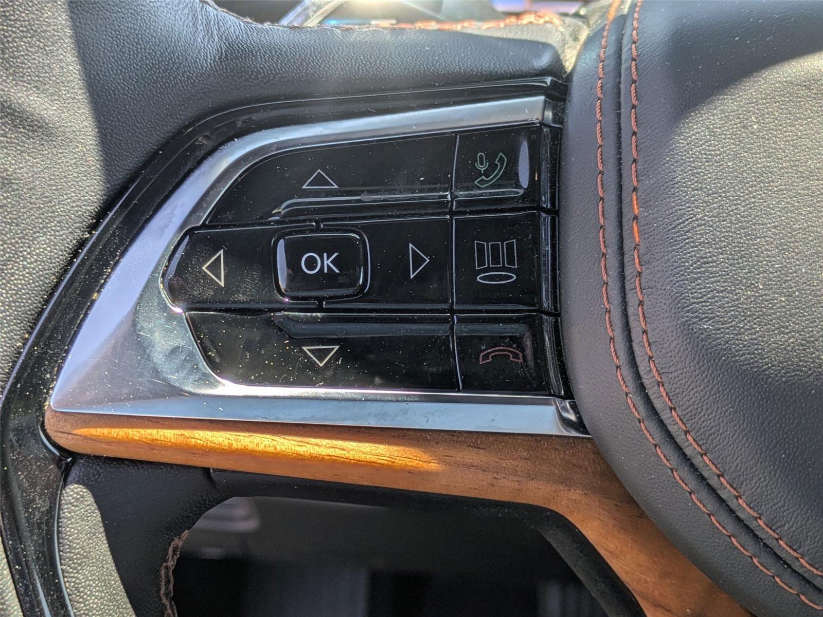 2023 Jeep Grand Cherokee L Summit Reserve photo 17
