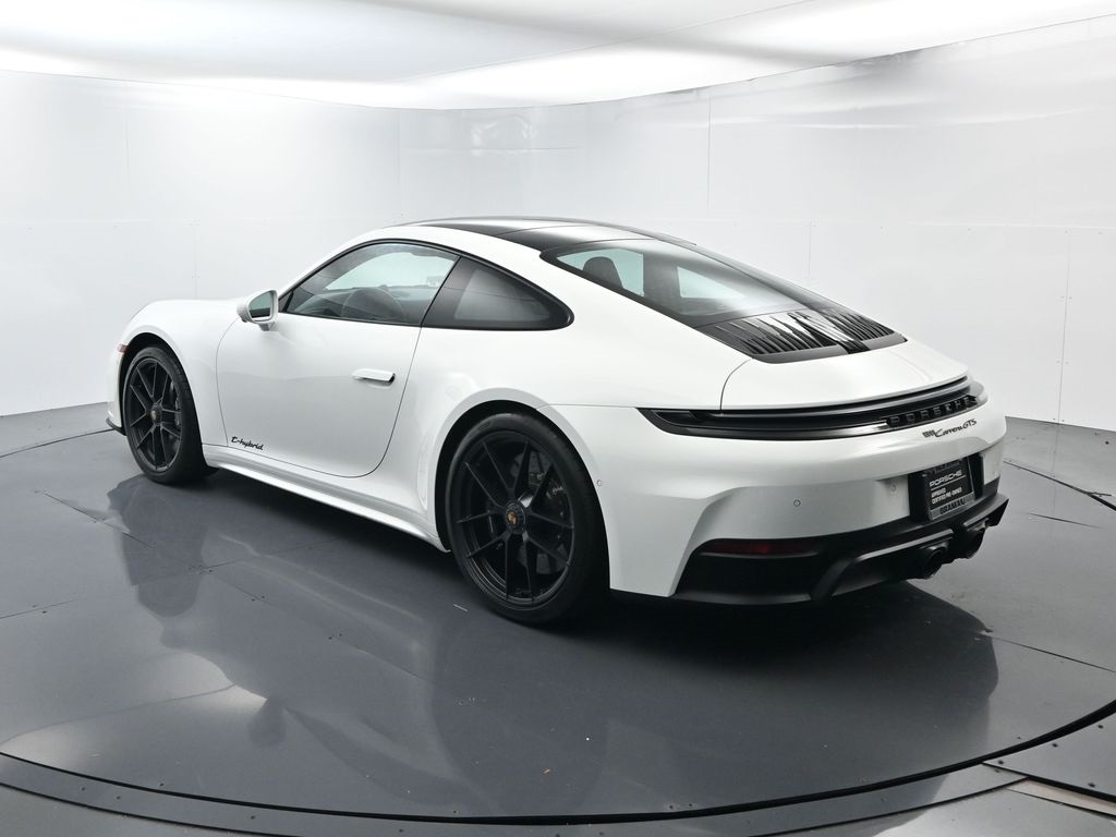 2025 Porsche 911 GTS photo 2