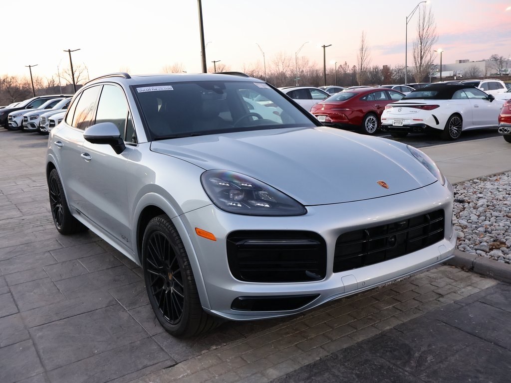 2023 Porsche Cayenne GTS's photo