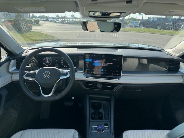 2025 Volkswagen Tiguan SE photo 12