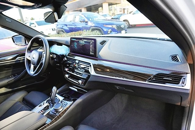 Used 2023 White BMW 530e iPerformance image 10