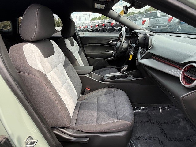 2024 Chevrolet Trax photo 14