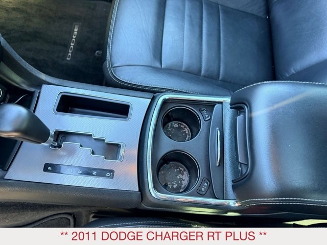 2011 Dodge Charger R/T photo 16