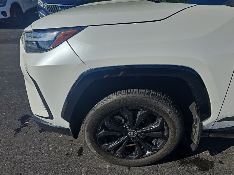 2023 Toyota RAV4 Hybrid XSE photo 9