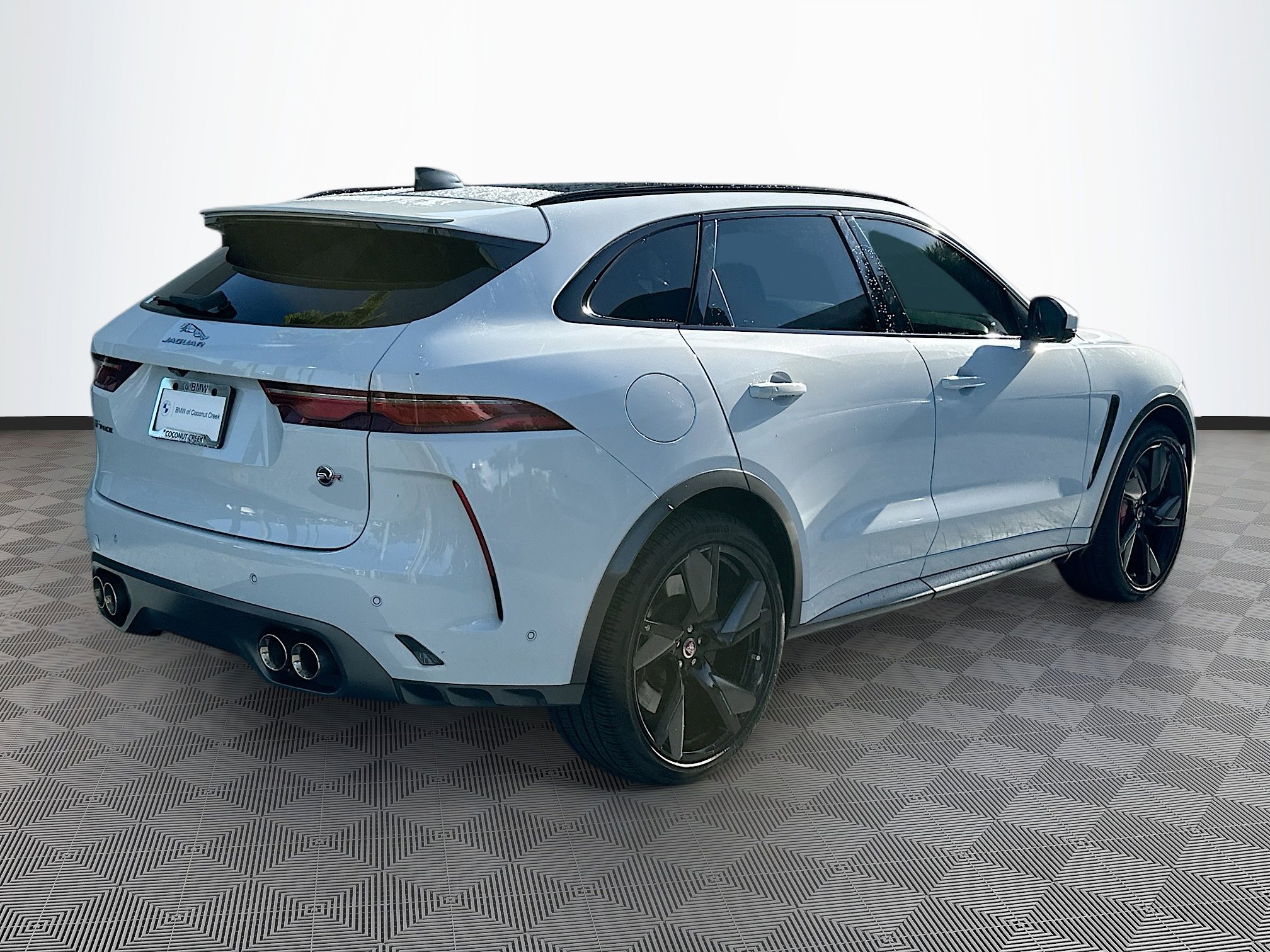 2021 Jaguar F-PACE SVR photo 7