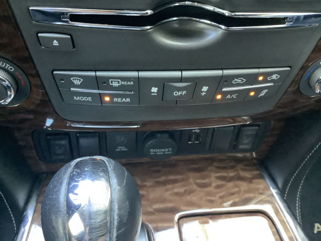 2020 Nissan Armada SL photo 20