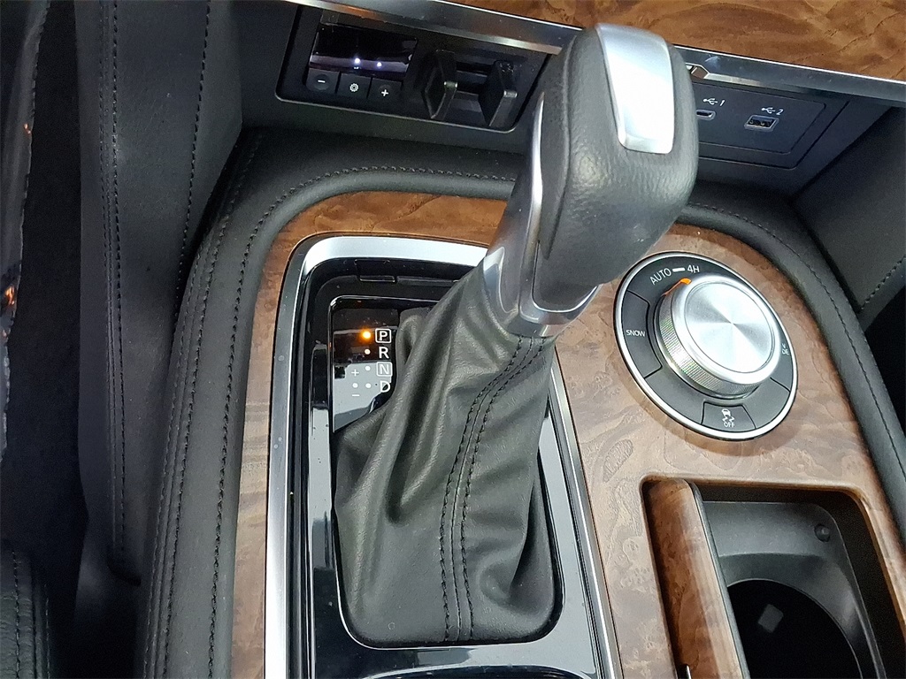 2024 Nissan Armada SL photo 19
