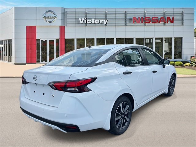 2025 Nissan Versa 1.6 S photo 2