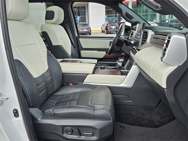 2024 Toyota Sequoia Capstone photo 16