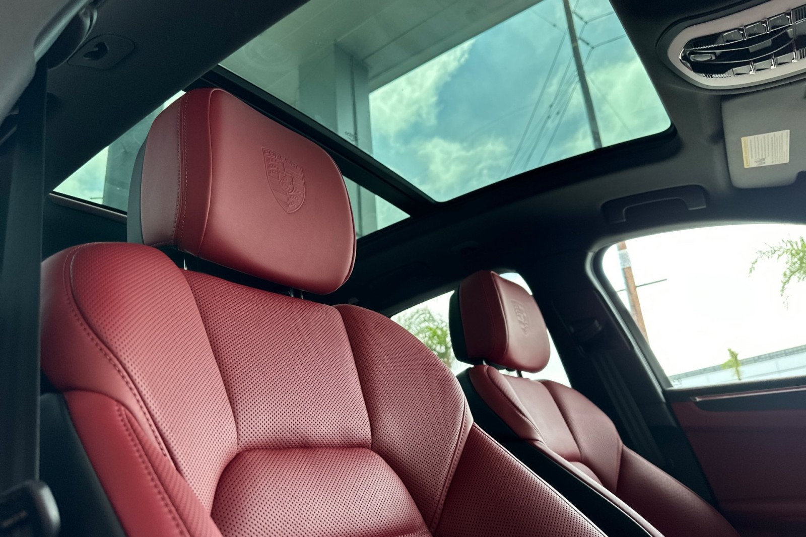 2025 Porsche Macan GTS photo 19