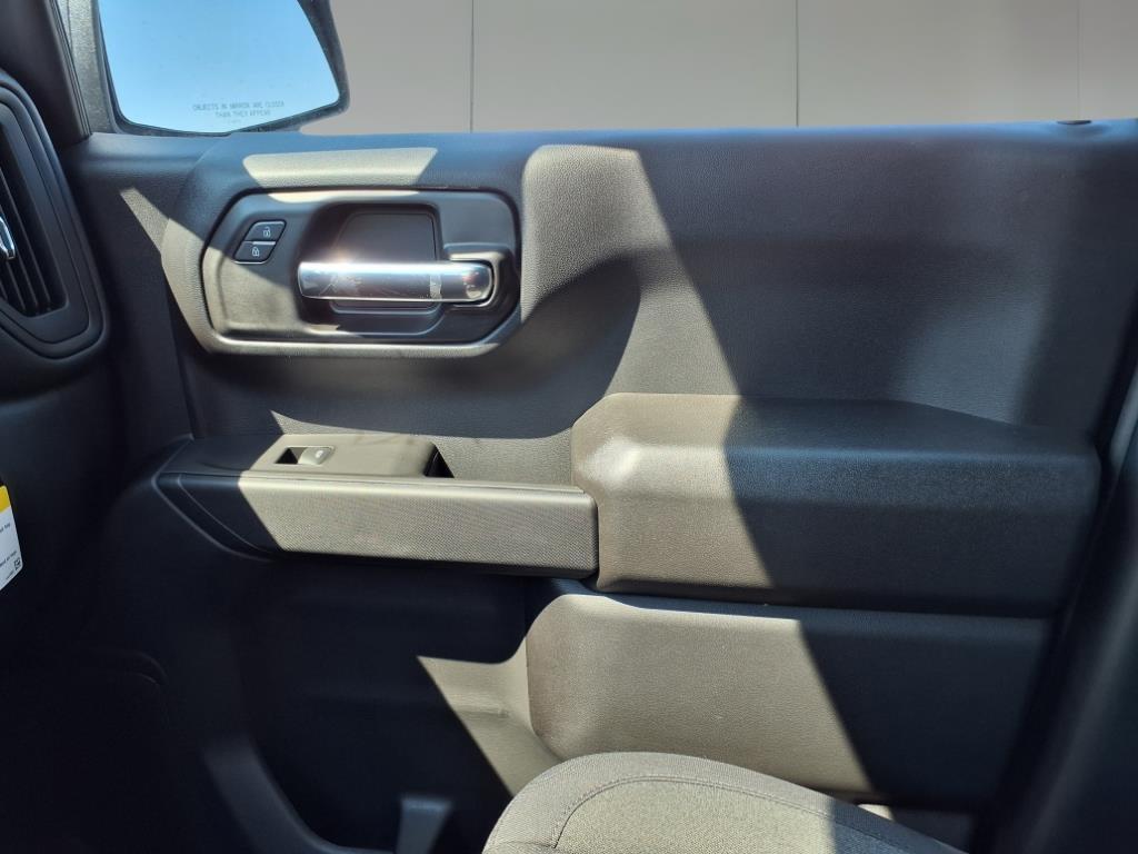 2026 Chevrolet Silverado 1500 Custom photo 24