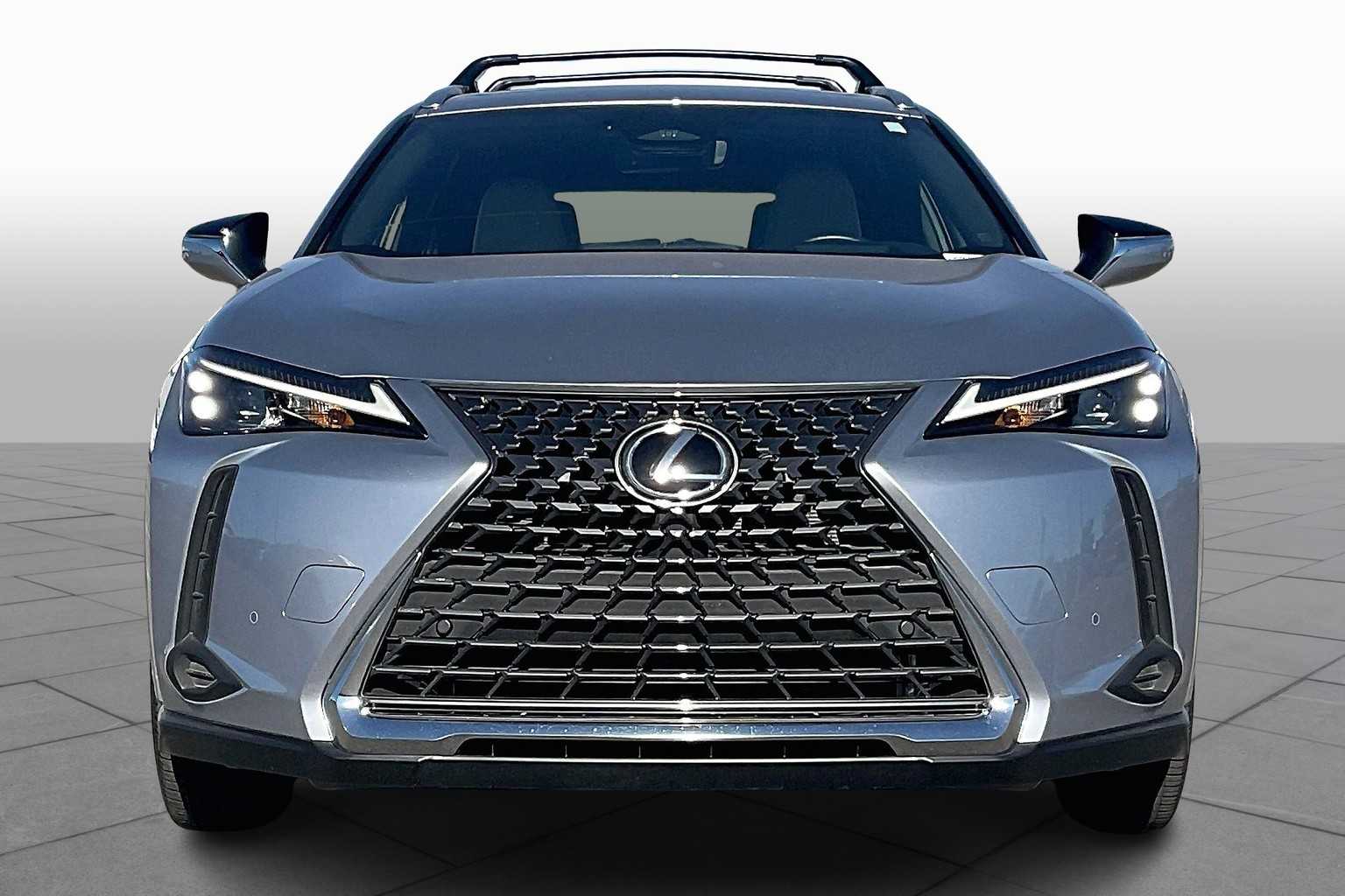 2025 Lexus UX Premium photo 3