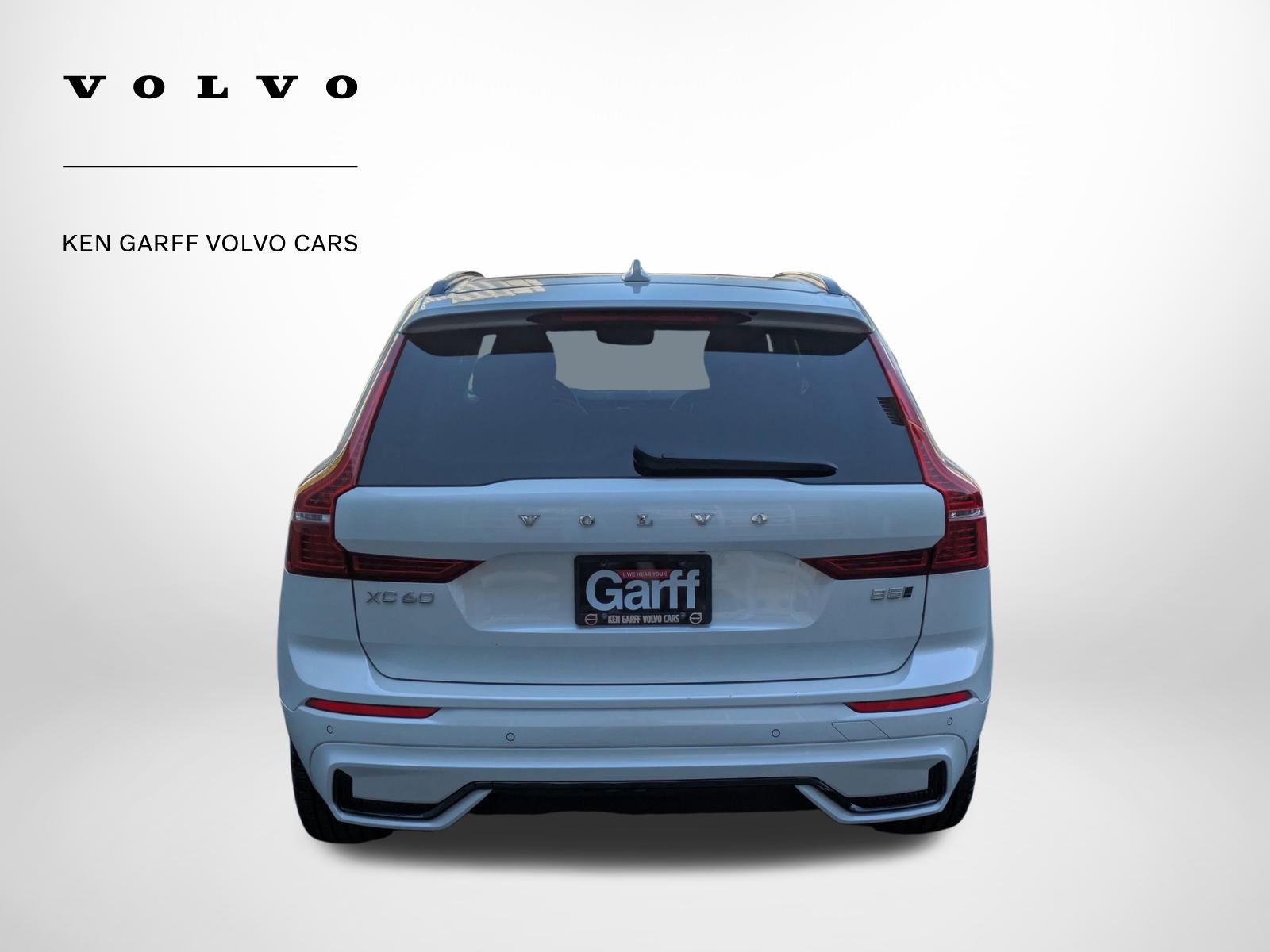 2025 Volvo XC60 Plus photo 4