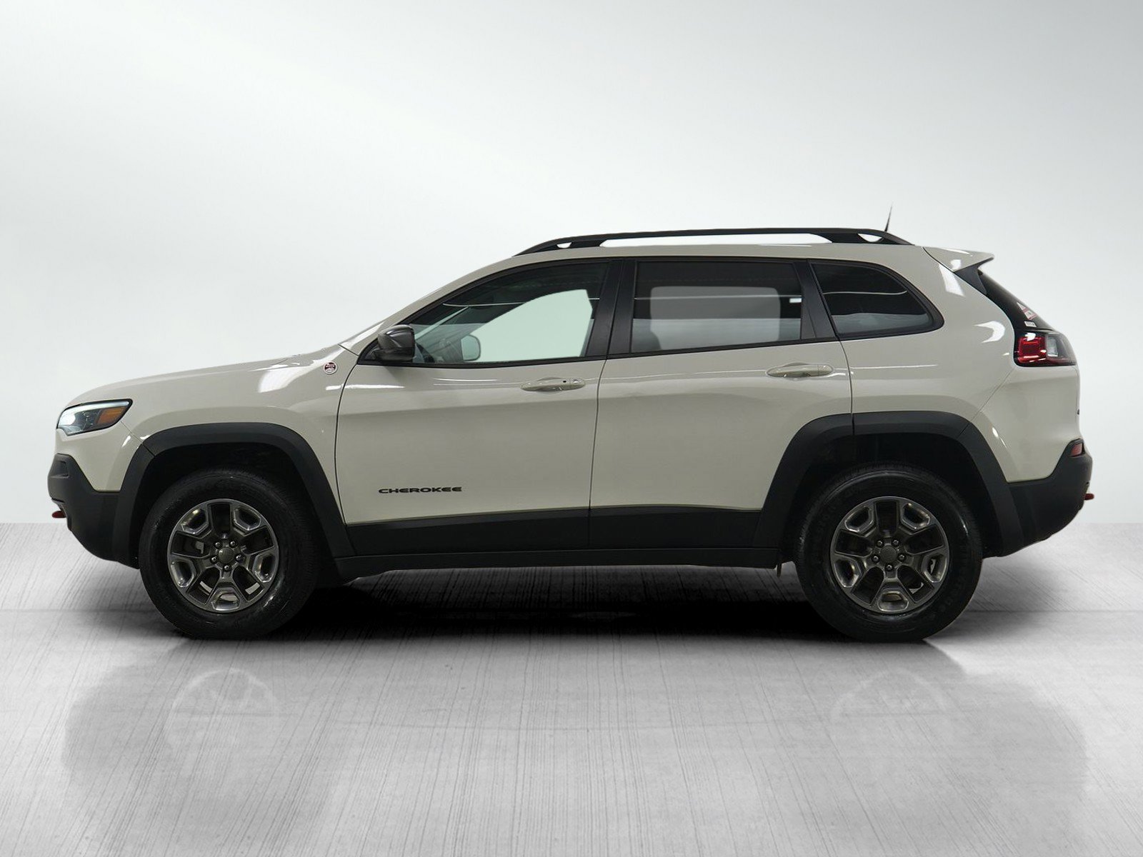 Used 2019 Jeep Cherokee Trailhawk with VIN 1C4PJMBX0KD318449 for sale in White Bear Lake, Minnesota