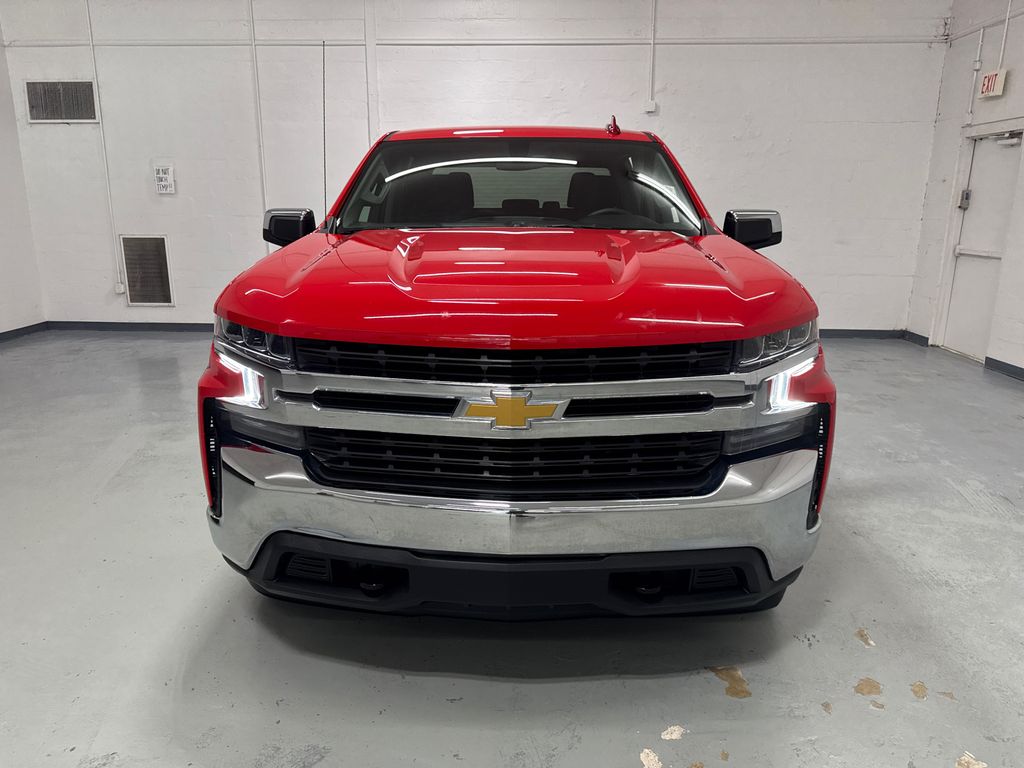 2022 Chevrolet Silverado 1500 LT photo 2