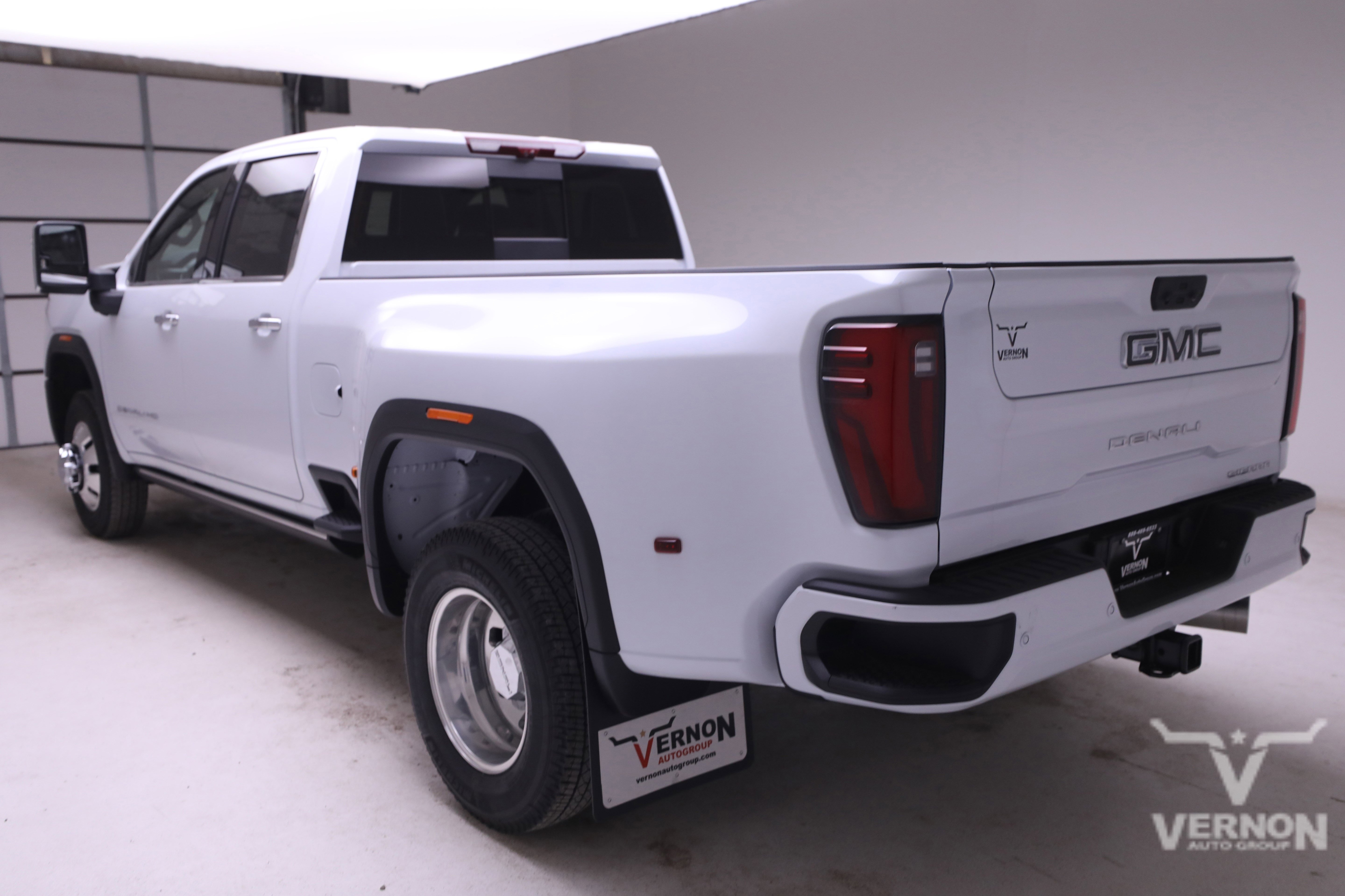 2026 Gmc Sierra 3500 HD Denali Ultimate photo 2