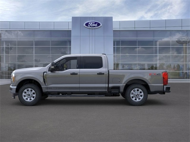 2024 Ford F-350 XLT photo 3