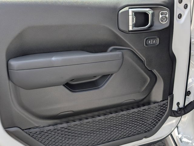 2025 Jeep Gladiator Mojave photo 14