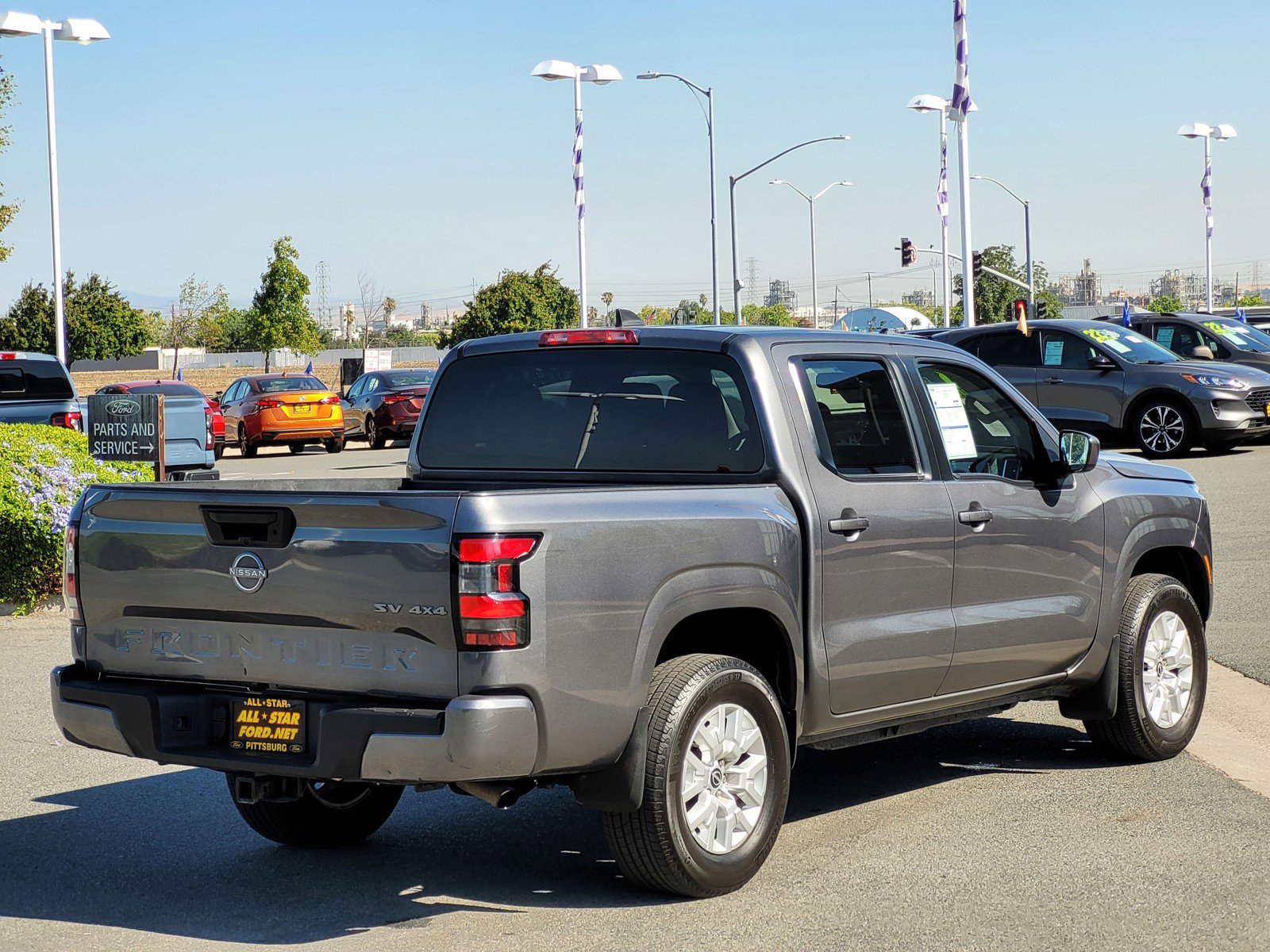 2023 Nissan Frontier SV photo 4