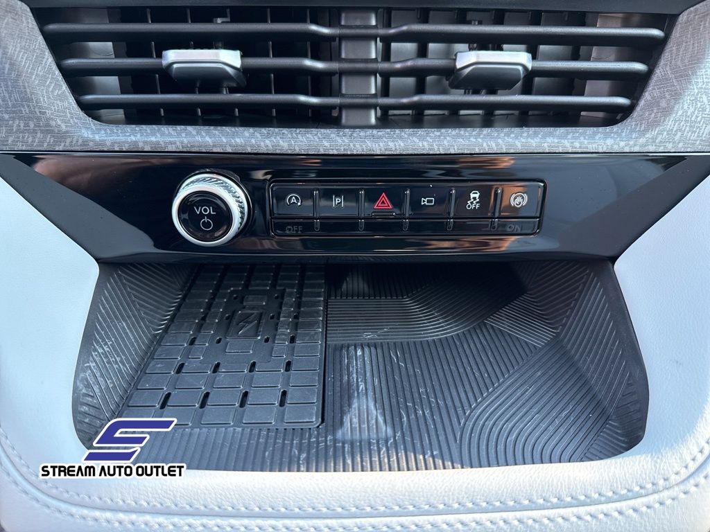 2025 Ford Explorer Platinum photo 17