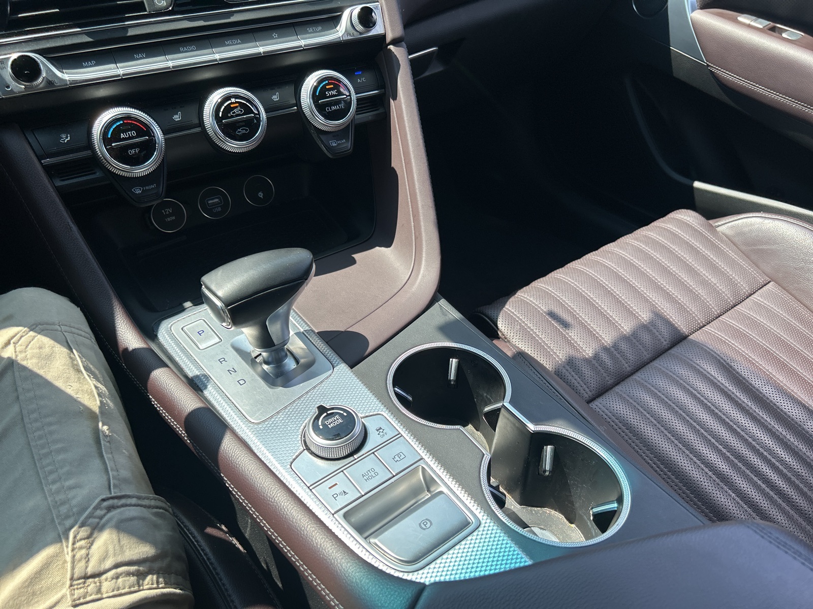 2022 Genesis G70 2.0T photo 20