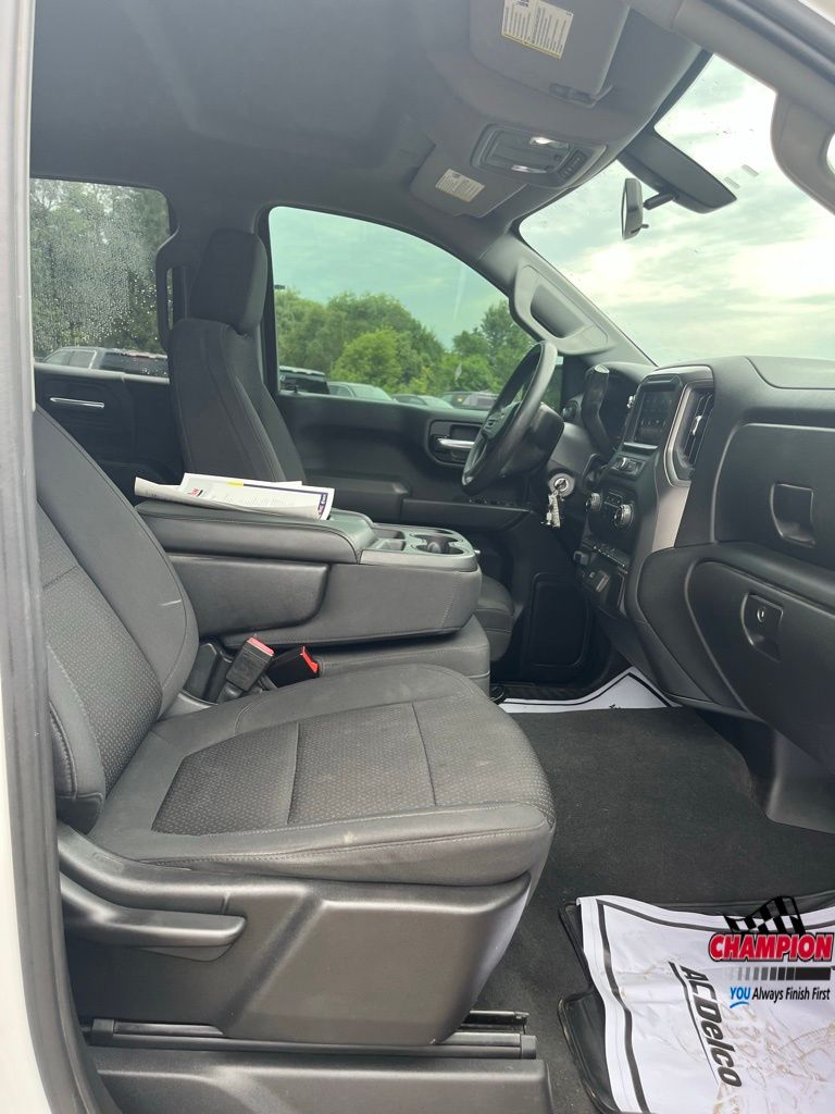 2020 Chevrolet Silverado 1500 Custom photo 25