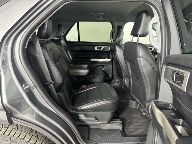 2021 Ford Explorer XLT photo 12