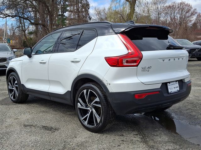 2022 Volvo XC40 R-Design AWD photo 6