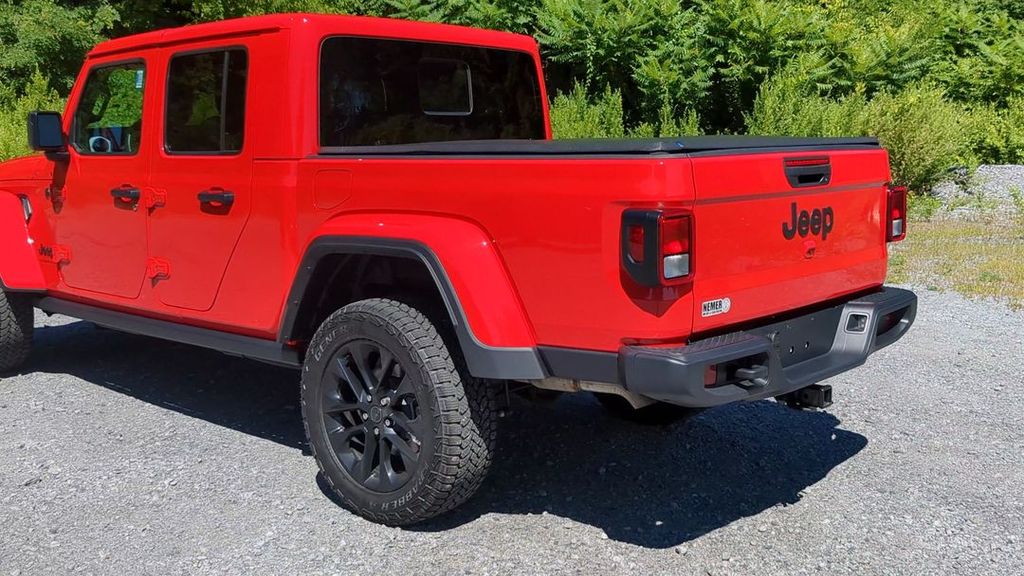 2025 Jeep Gladiator Sport photo 2