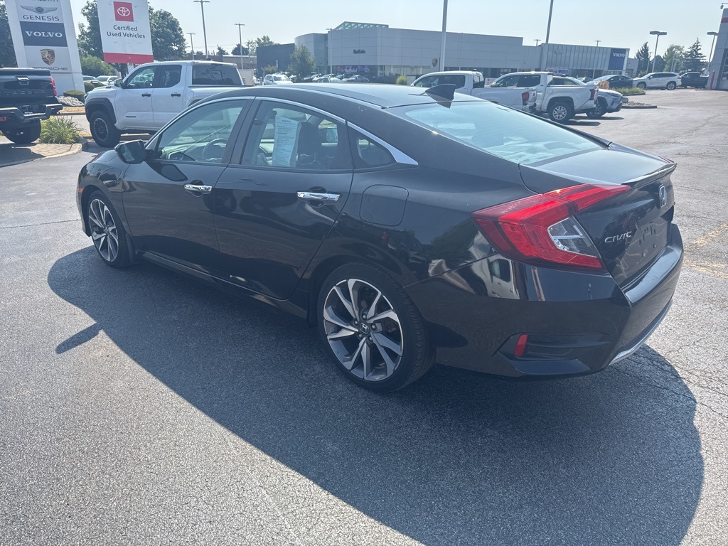 2019 Honda Civic Touring photo 4