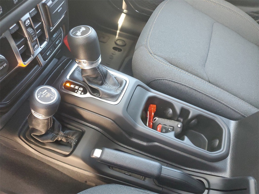 2024 Jeep Wrangler Sahara photo 19