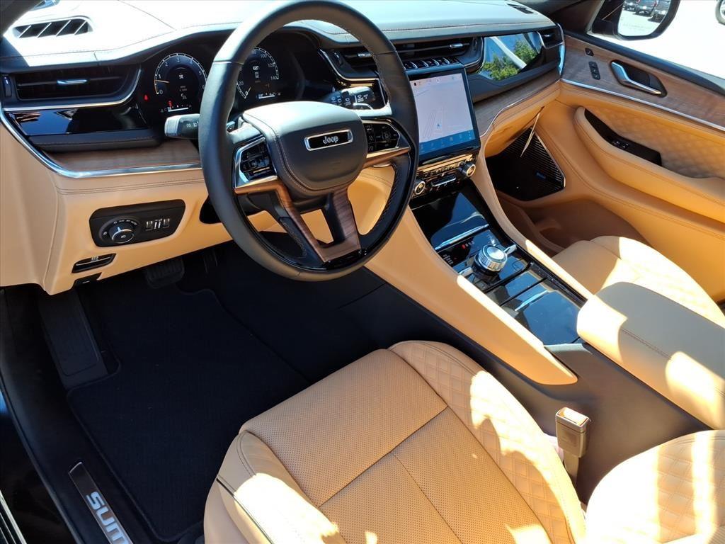 2025 Jeep Grand Cherokee Summit Reserve photo 3