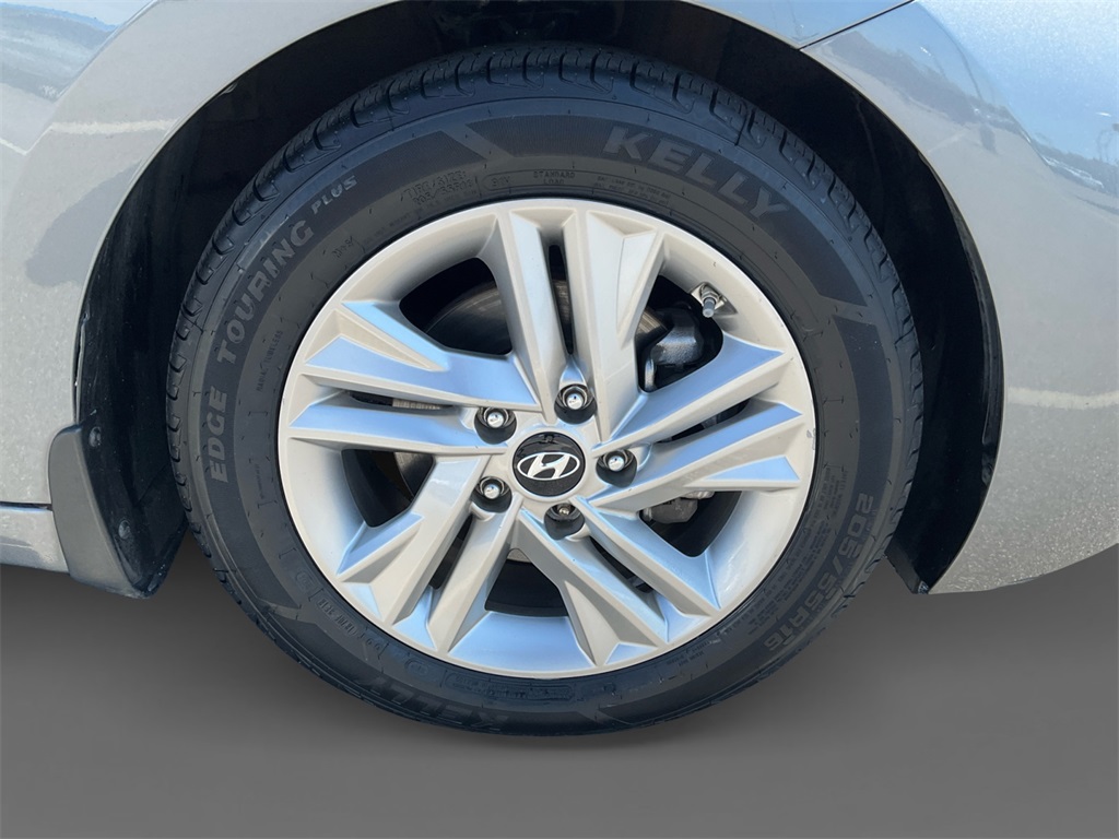 2019 Hyundai Elantra SEL photo 14